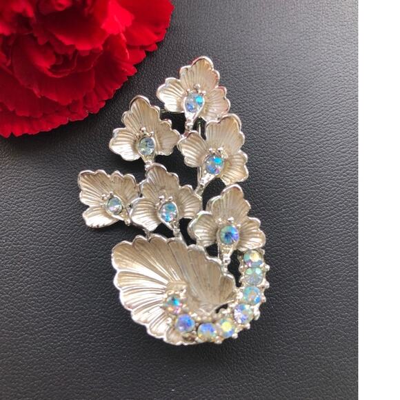 Vintage Brushed Silver Tone Aurora Borealis Brooch Leaf - Picture 1 of 8
